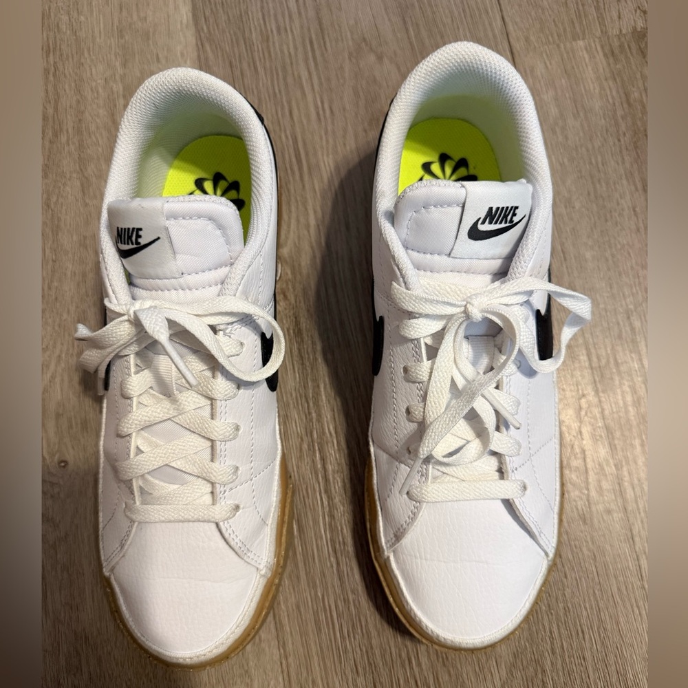 NIKE WOMENS COURT LEGACY SNEAKER - Picture 5 of 7